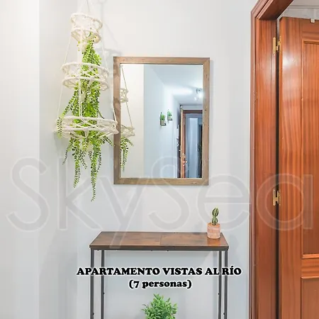 Skysea Holidays Centro Frente Al Rio Malaga