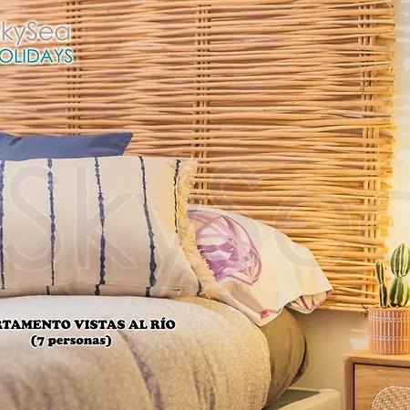 Skysea Holidays Centro Frente Al Rio * Malaga